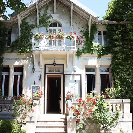 Hotel Le Chalet Fleuri Saint-Remy-de-Provence Exterior photo